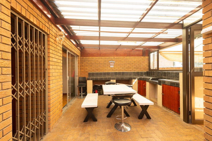 3 Bedroom Property for Sale in Table View Western Cape